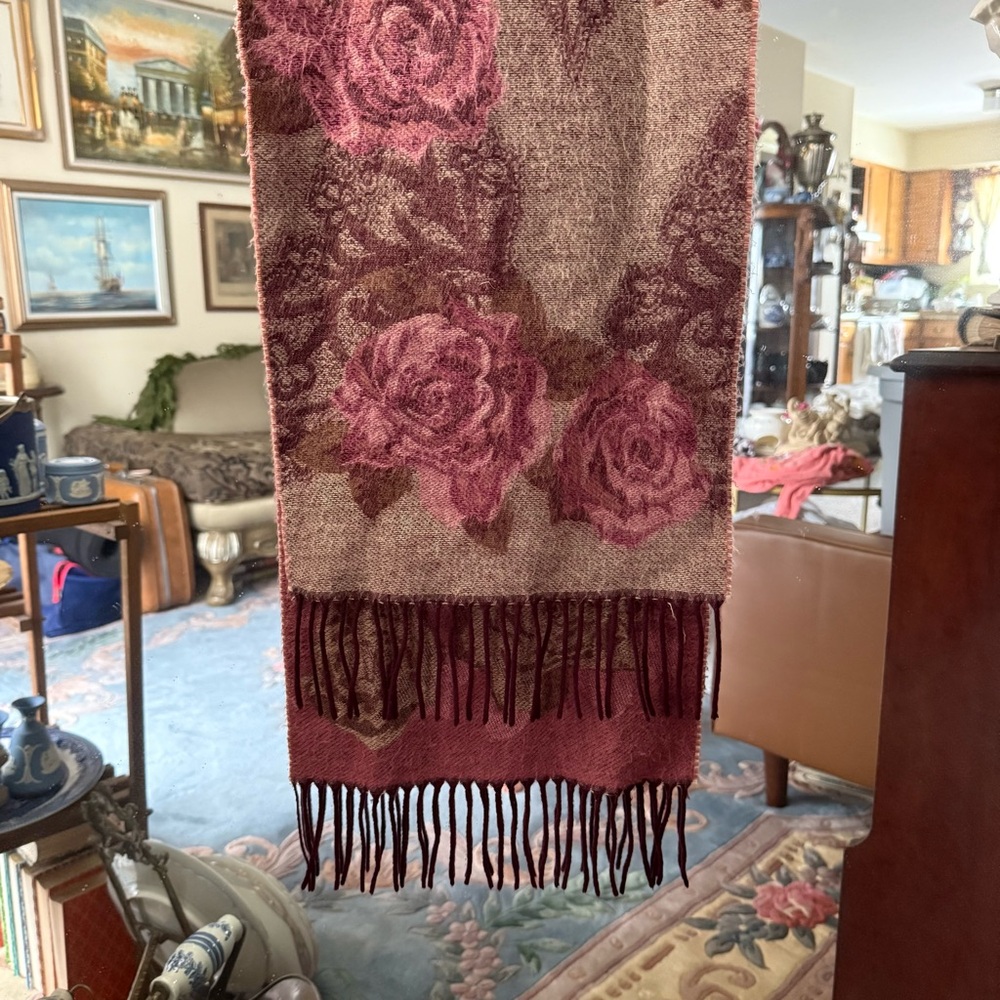 Preston & York Moody Pink & Brown Floral Scarf made in Germany 100% Acrylic - Picture 3 of 6